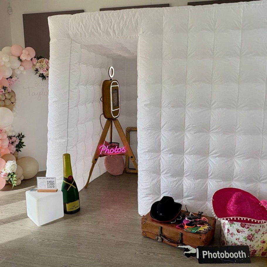 vintage pod photobooth & enclosure vintage pod photo booth